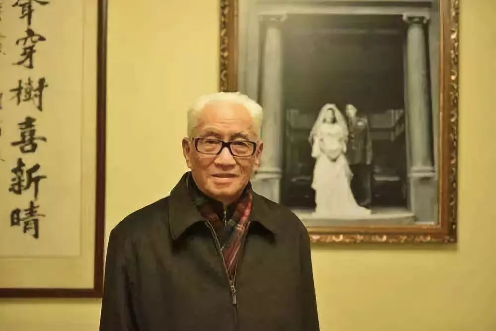 70岁老夫妻全裸照引300万人热议:“老太婆,你比年轻时还要动人”