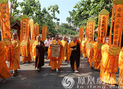 迎接老挝中央佛教联谊会代表团一行（图片来源：凤凰网佛教 摄影：深圳弘法寺）
