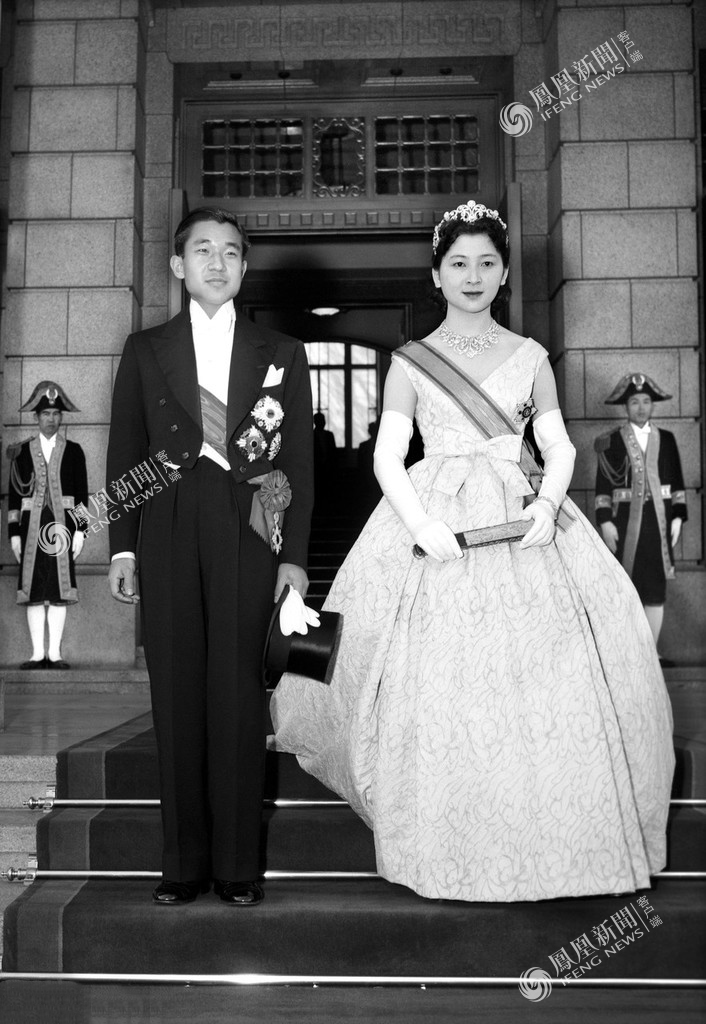 明仁天皇和平成年代_凤凰网