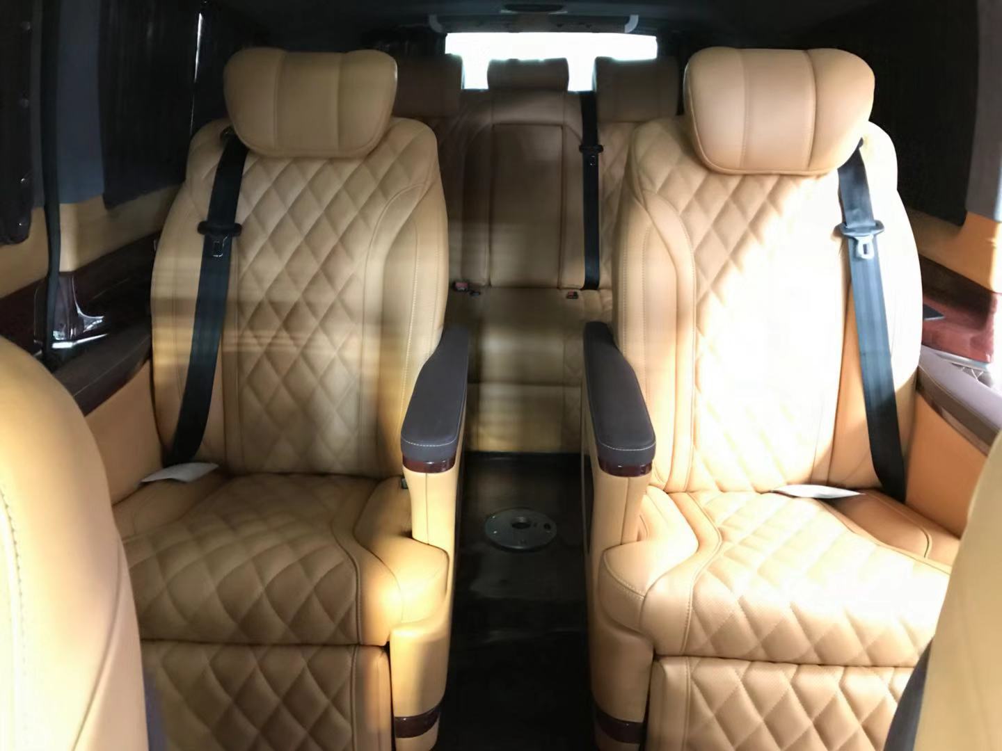 奔驰V260L家用商用改装价格多少钱配置.