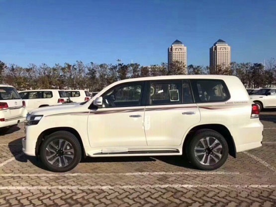 2019款丰田酷路泽4000大型SUV中东版价格
