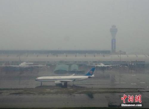 正常飞行率很低。中国联合航空公司和深圳航空公司等6家航空公司受到民航局批评