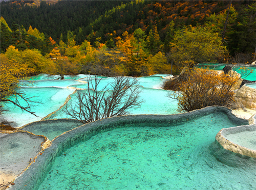 黄龙:穿越千年 只为触摸你的轮廓_凤凰旅游