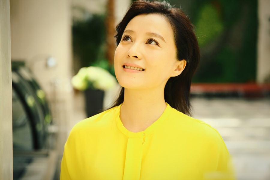 "可云"徐露长发披肩优雅大方