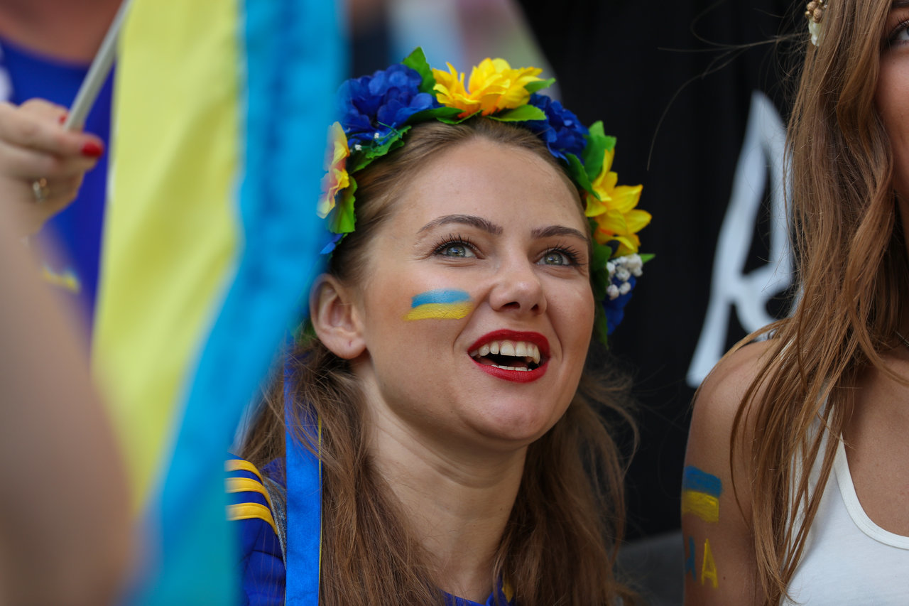 乌克兰美女球迷图片