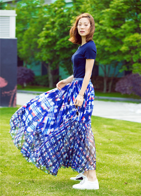 江一燕早秋街拍大片诠释时髦有机文艺