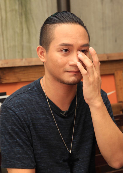 吴忠明忍不住落泪