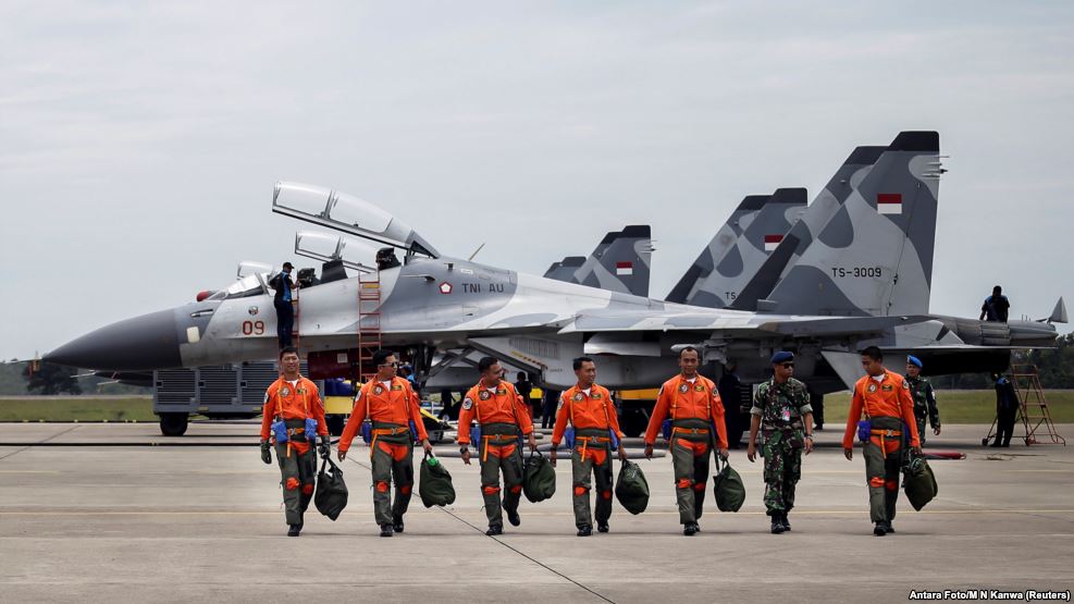 印尼空军昨天(6日)在纳土纳群岛(natuna islands)附近举行可其有史