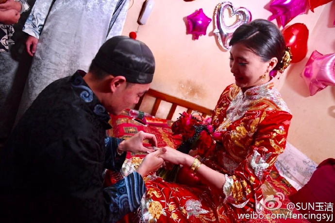 奥运冠军许安琪大婚 惠若琪当伴娘抢镜