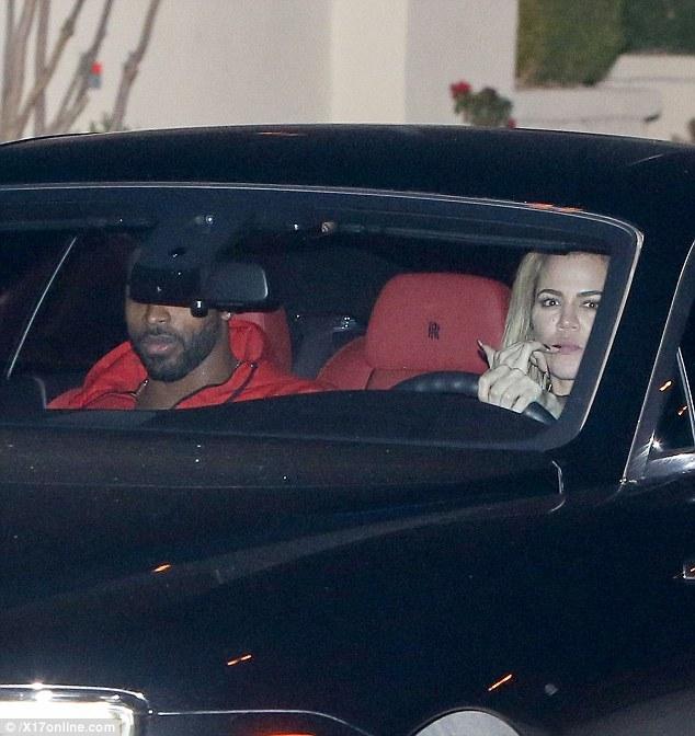 卡戴珊深夜同汤普森约会 驾豪车兜风