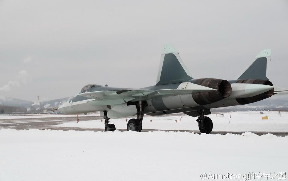 t-50-8是pak-fa的第9架原型机,在构型上接近生产型,也就是所谓的"第二