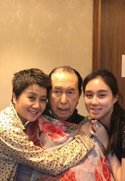 赌王与四太过情人节 这是专宠的节奏