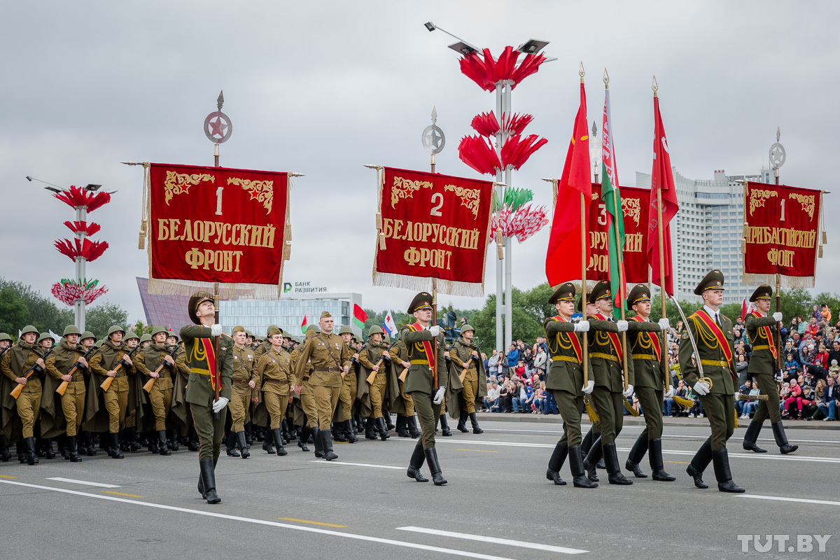 图为7月3日,在白俄罗斯首都明斯克,独立日阅兵式现场.