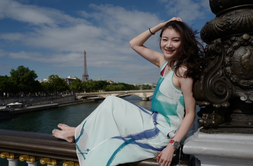 林丹娇妻晒游玩照 完美身姿美艳动人