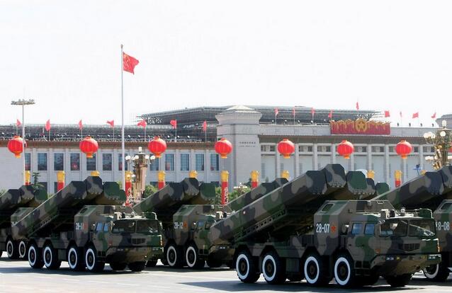 阅兵中,到场的装备并未全部参加检阅,其中最具代表性的就是陆基长剑