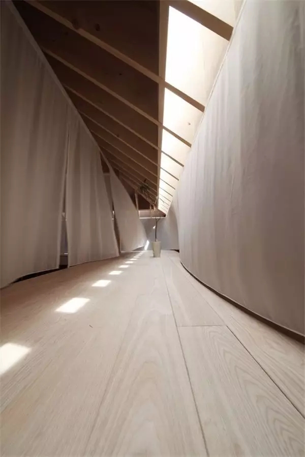 深邃之美,让人流连忘返的过廊设计