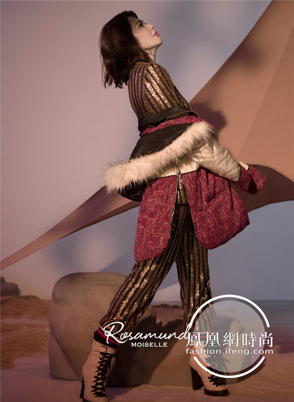 55岁关之琳穿奢华睡衣拍大片