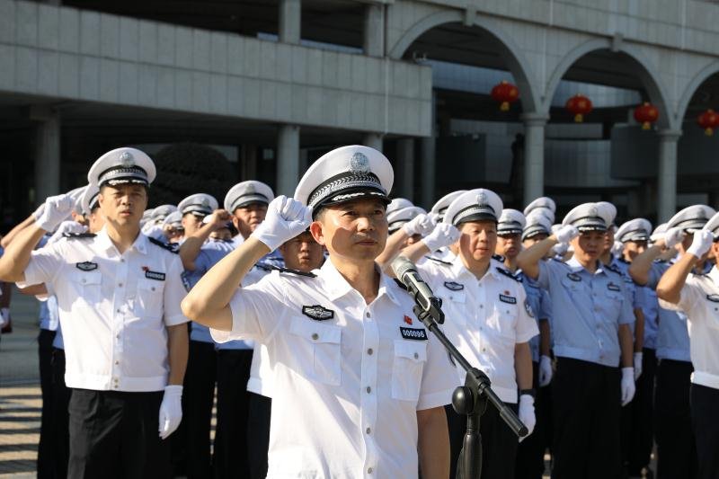 湖南交警誓师以高昂的斗志坚决打赢十九大交通安保攻坚战