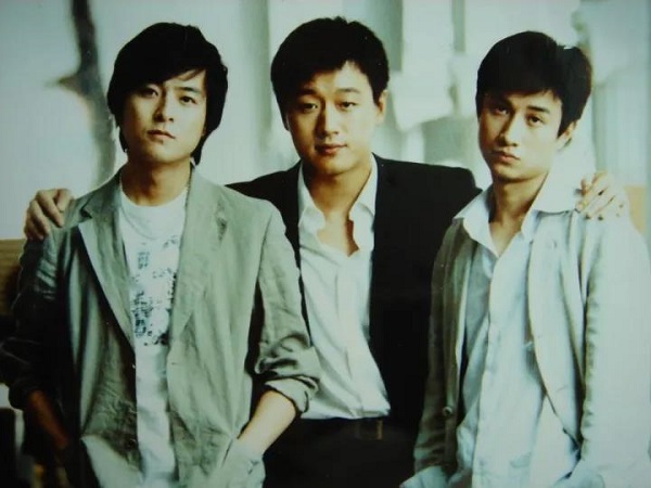 风靡一时的都市电视剧《奋斗》(2007).