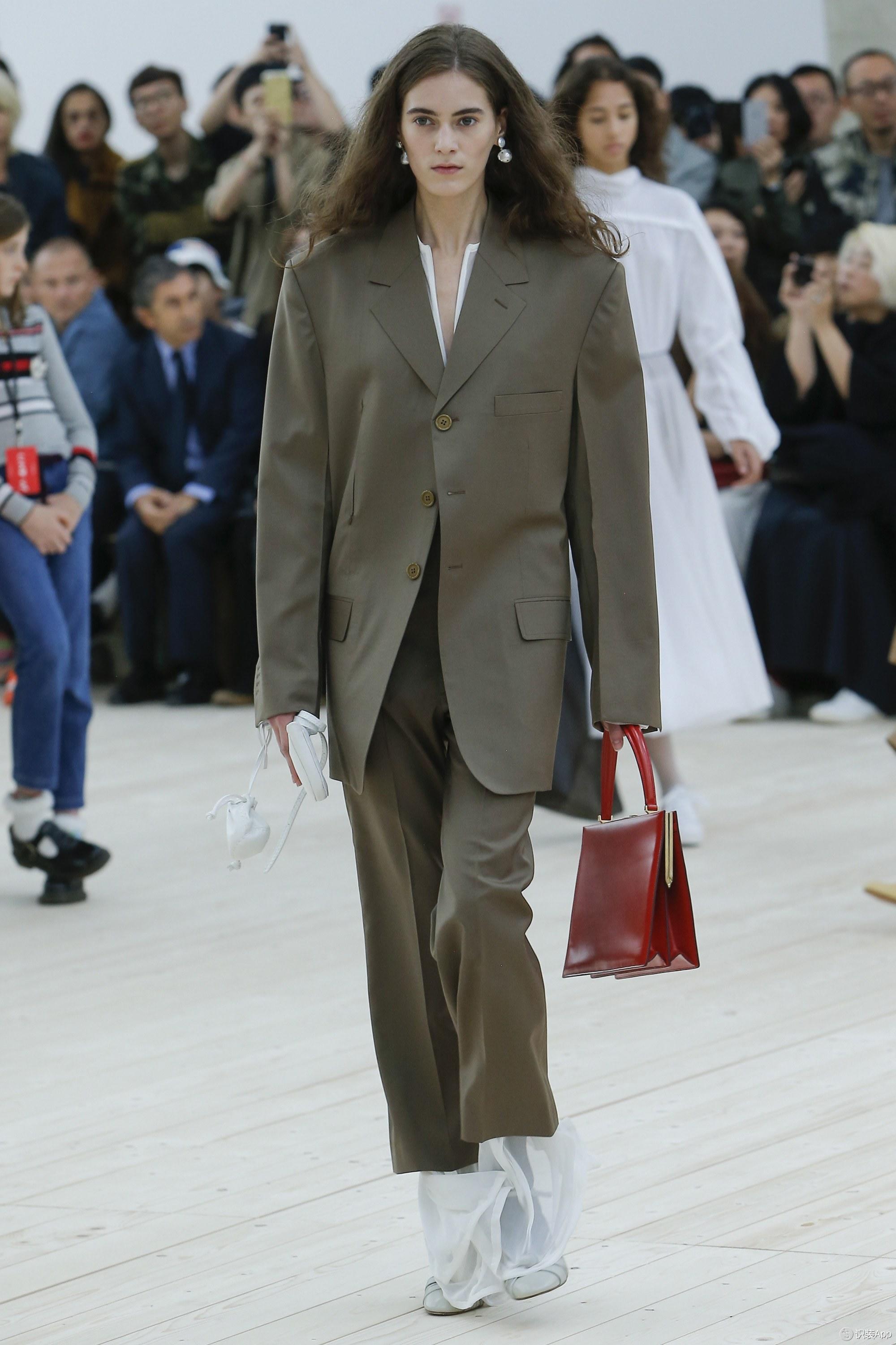 celine这只包不靠明星带货竟然红成这样?