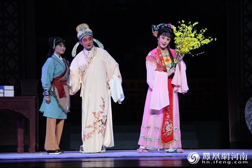 永城市柳琴戏在北京梅兰芳大剧院上演王三善与苏三的凄美爱情故事