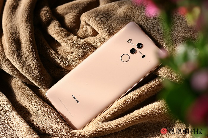 华为mate10 pro樱粉金图赏:让人少女心洋溢