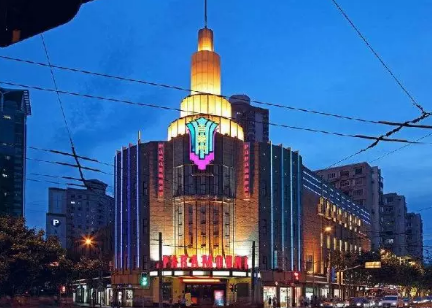 4月,历时三年多完成修缮的上海百乐门正式对外开放.