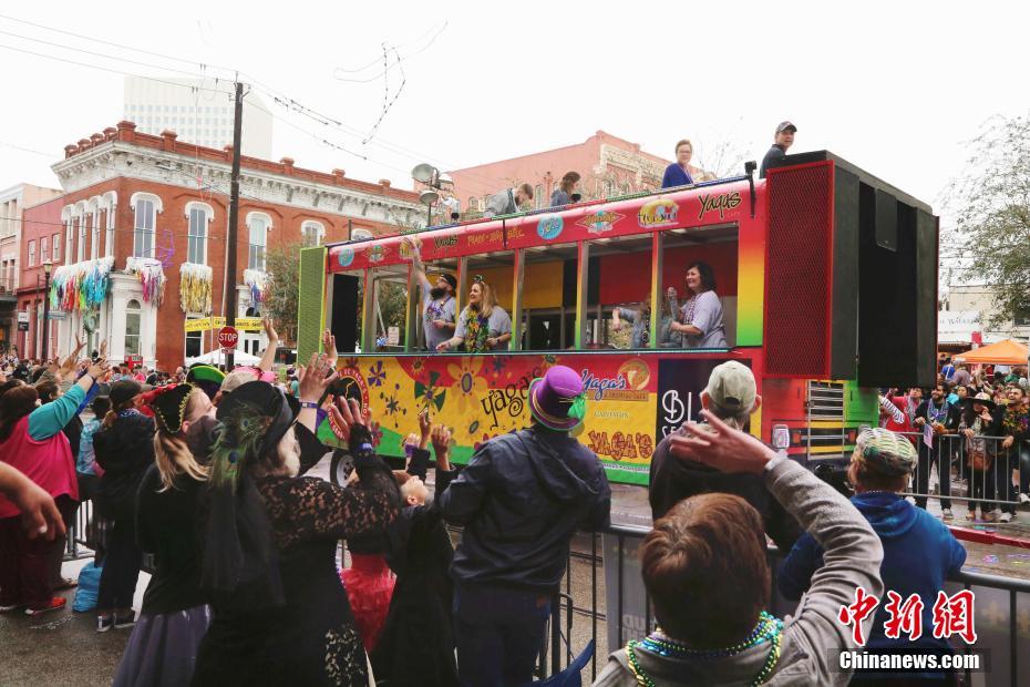 美国加尔维斯敦岛举行mardi gras狂欢节