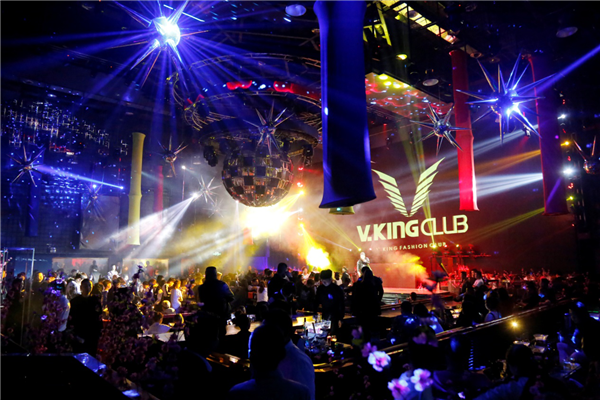 vkingclub耀世启航中原地区首家派对空间轰炸全城