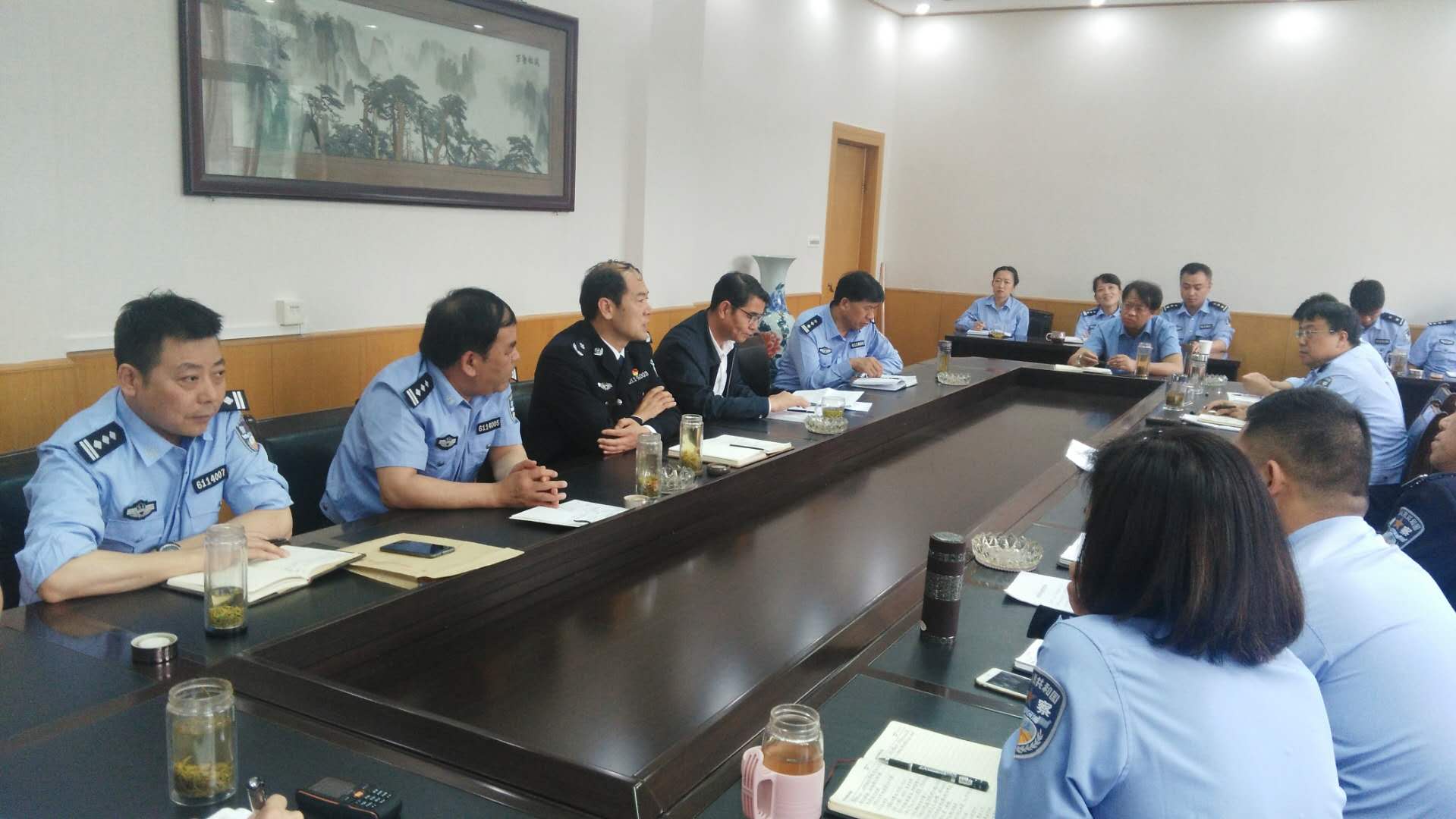 召开党委(扩大)会议研究贯彻落实工作王虎明书记就贯彻落实省局会议