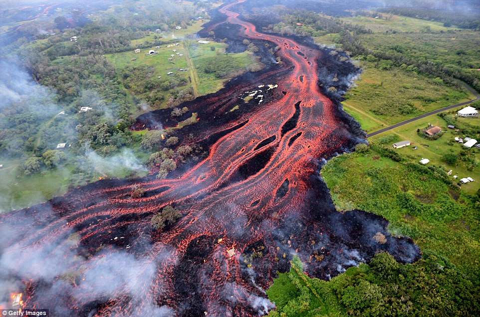 夏威夷火山熔岩吞没发电厂或引发爆炸