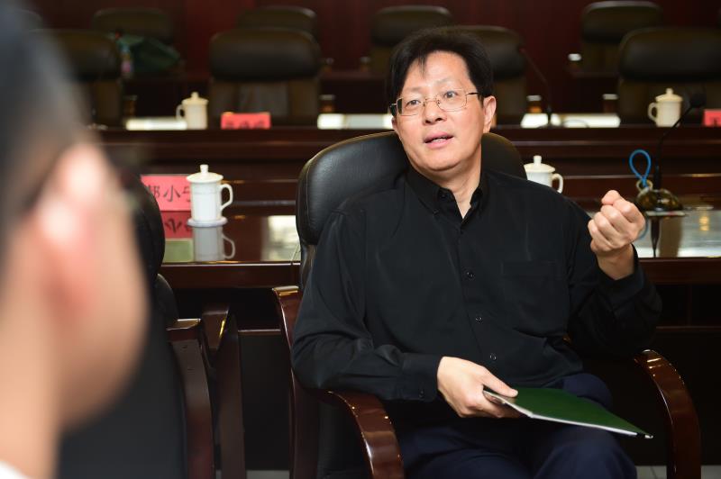 上师大基础教育发展中心主任施斌更多签约仪式精彩内容,请点击下方