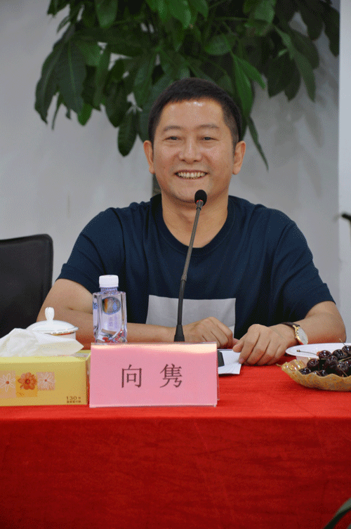 热爱家乡,也十分感谢黄传奇董事长对利川的关注与厚爱,"沙玉山书记对