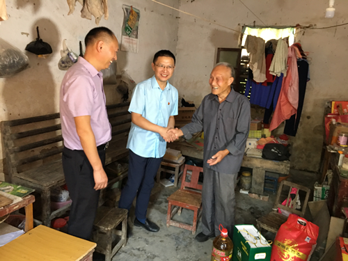 息县东岳镇庆祝第34个教师节对60名优秀教师进行表彰