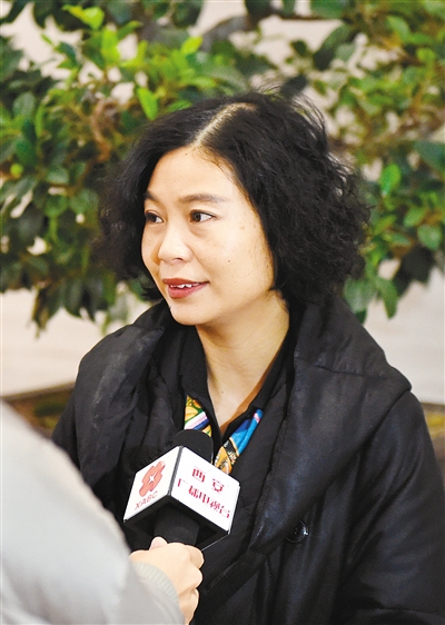 范燕燕原标题:把传统文化用现代化的手法表达出来——访"范燕燕"丝绸