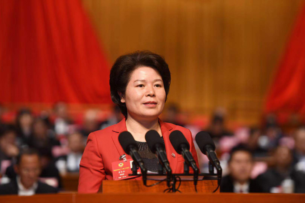 政协委员黄东红利用山水资源发展体育旅游