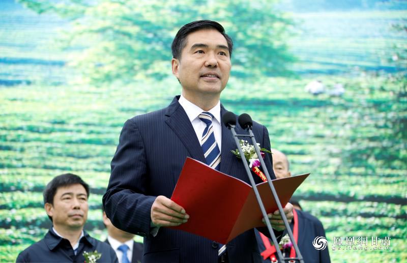 陇南市委书记孙雪涛在节会开幕式上致辞 杨文远 摄目前,陇南市茶园