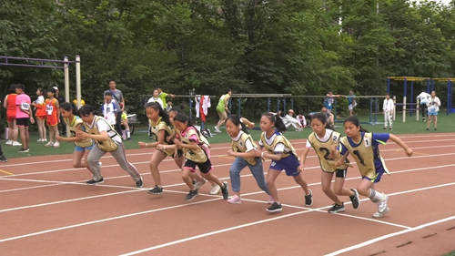 各校奮勇拼搏結碩果 西安高新區首屆中小學田徑運動會圓滿閉幕