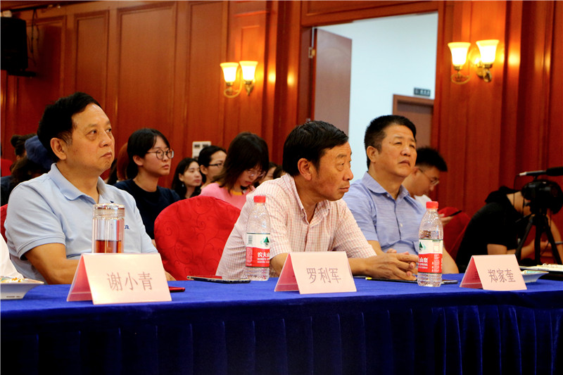 合同签订后,武汉海稻国际农业开发有限公司专门成立了由资深水稻专家