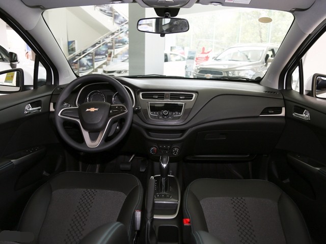 企业新闻 国民汽车新标杆,雪佛兰乐风rv 内饰同样采用了雪佛兰全械哪