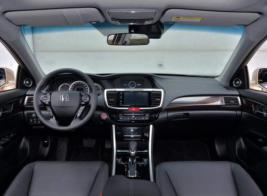 本田雅阁新款上市 九代半雅阁16款现车降价 限时促销