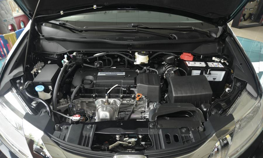 4l自然吸气发动机,这款k24w5发动机其实在第九代雅阁上就已经开始采用