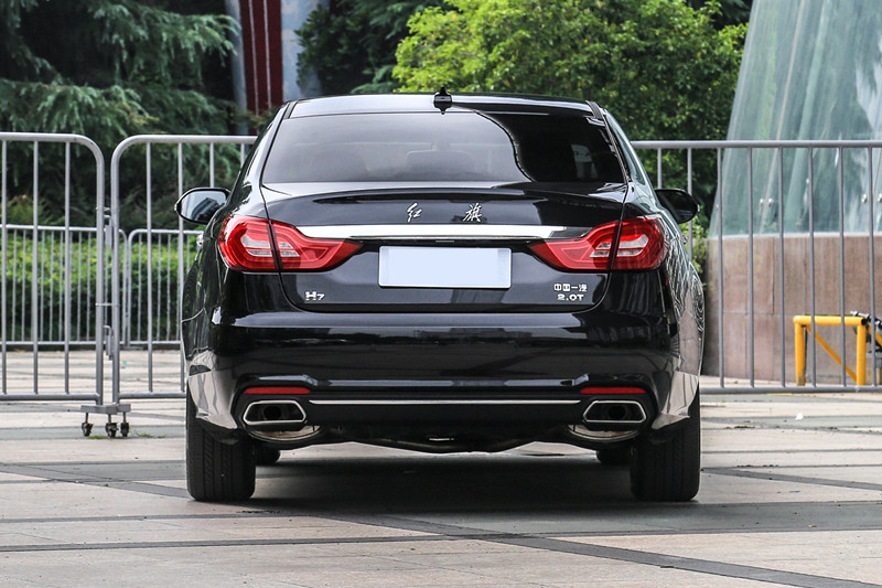 购车豪华轿车红旗h7值不值得购买 20万左右配置颜值极高