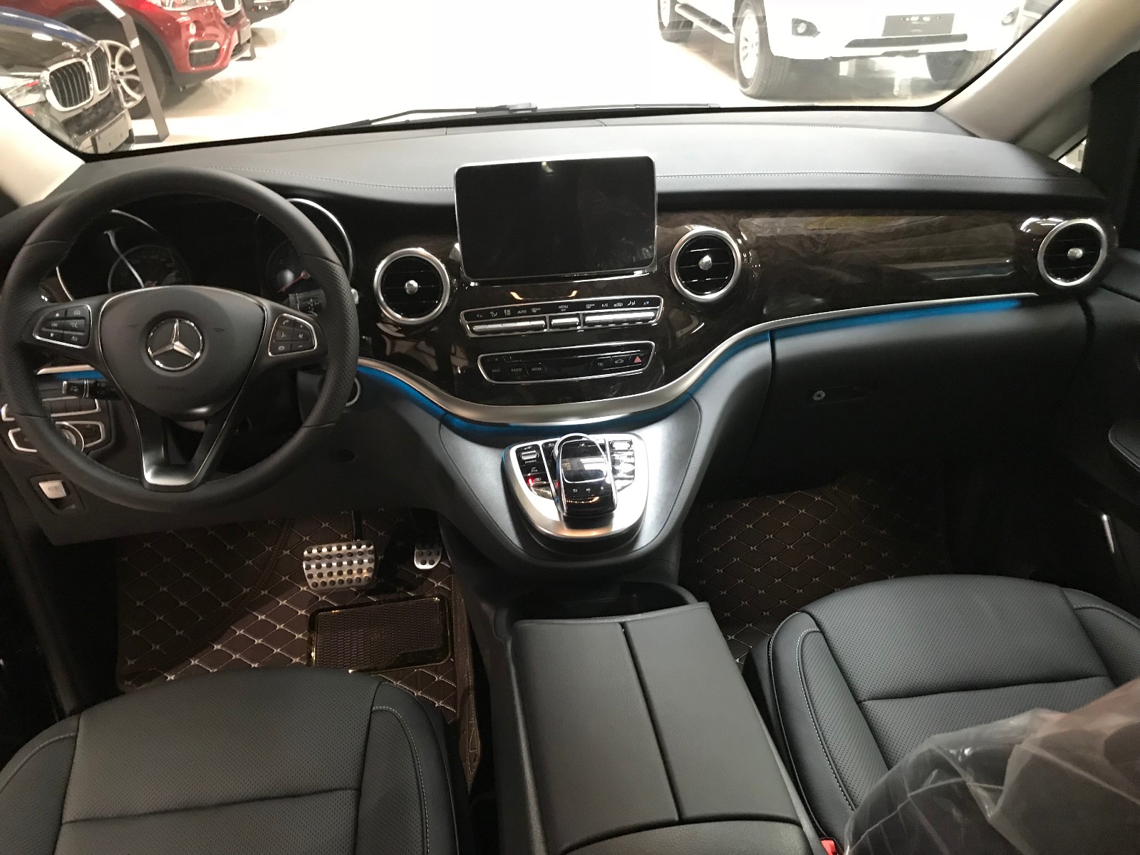 18款奔驰v260商务现车现车在售全网最低价