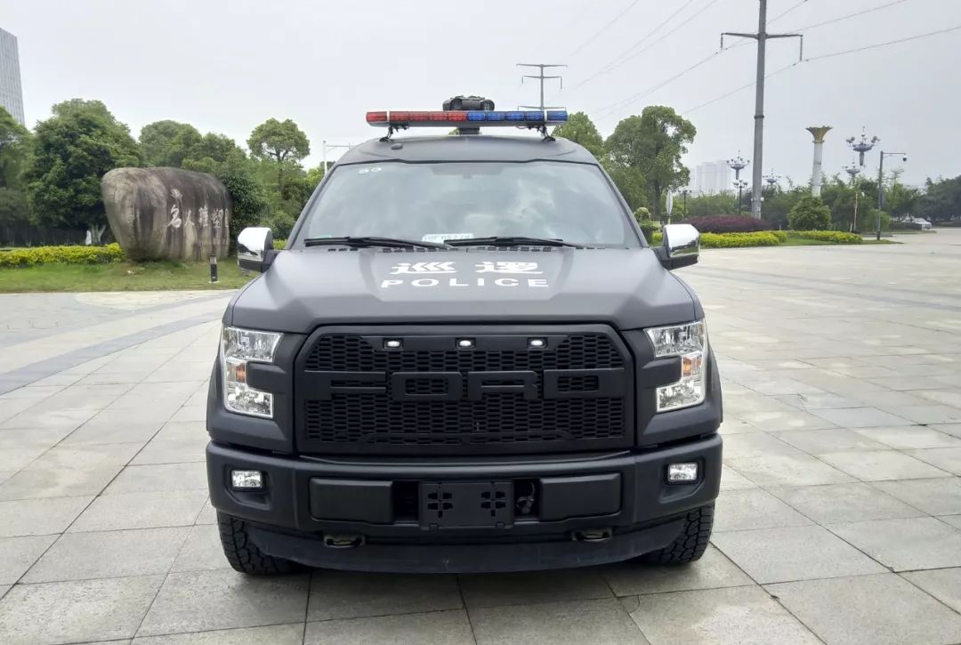 杭州实拍福特f150勇猛者警用装备车