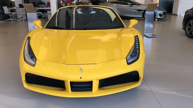 法拉利gtb488年末钜惠数万元,宁波现车送豪礼,体验贴地飞