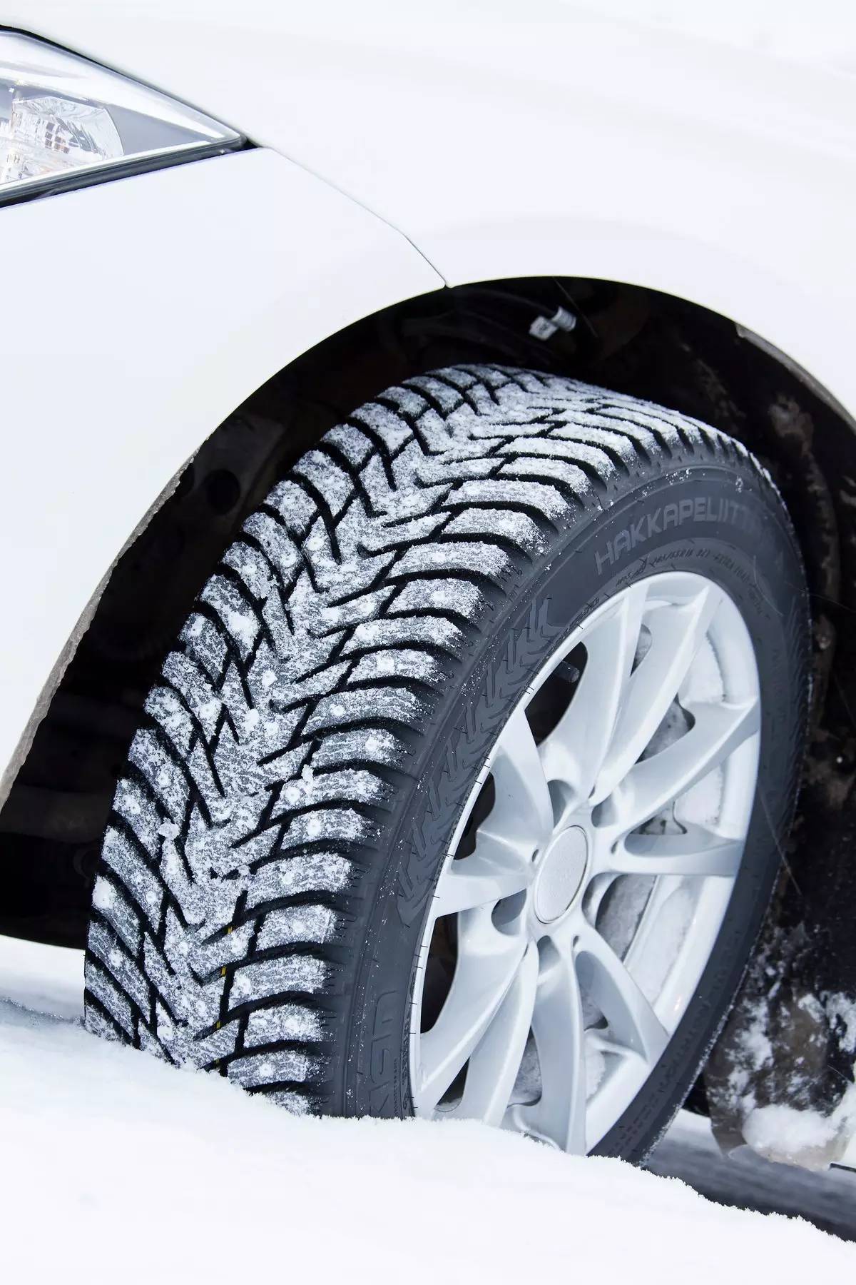 5个细节看一款冬季轮胎的自我修养