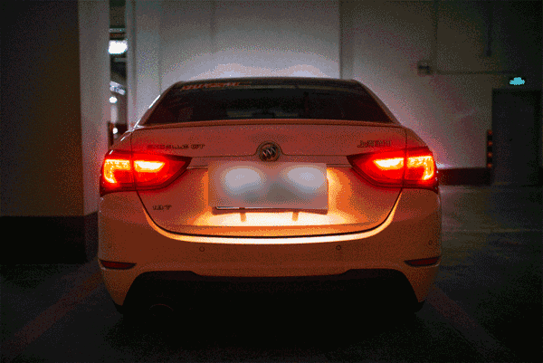 有人说雾天行车不让开双闪为什么