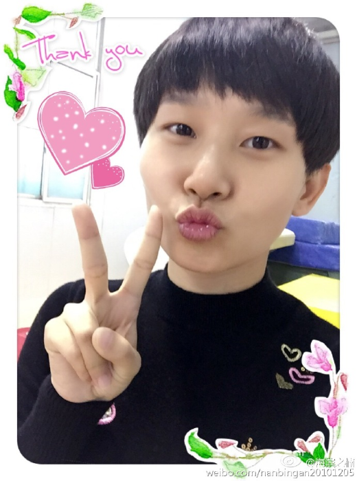 长发及腰披肩发短发张楠的老公是体操奥运冠军滕海滨,两人2014年9月7