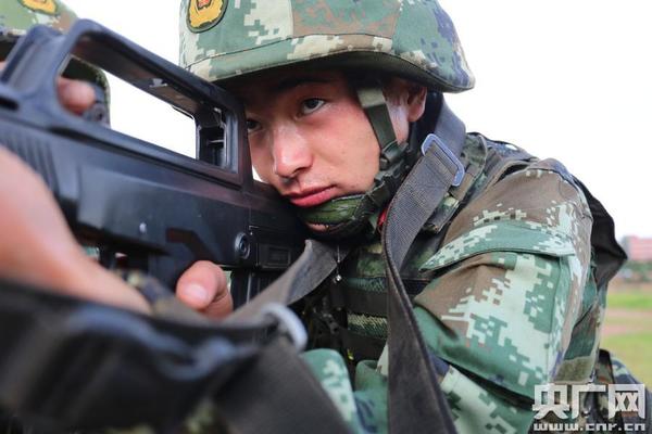 武警云南总队第二支队进行反恐特训 40多个实战科目高强度训考